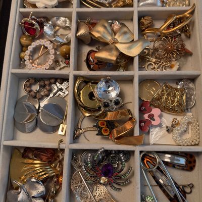 Vintage brooches, bow, flower and crystal pins