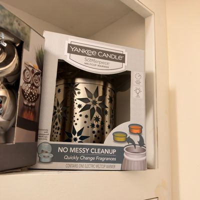 Yankee Candle Scenterpiece wax warmer, new in box