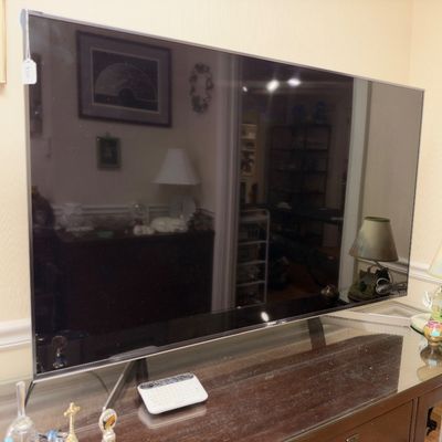 Flat screen television