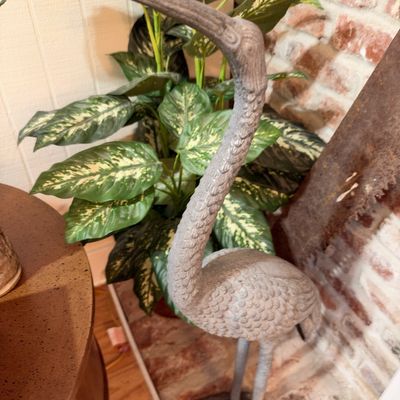 Metal flamingo garden statue