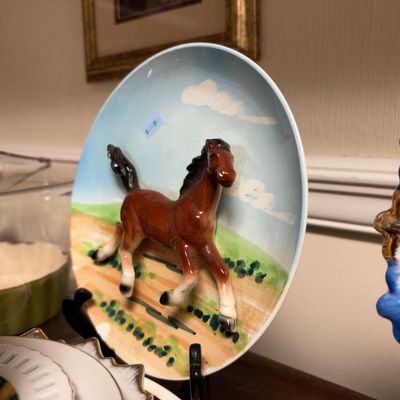 Vintage 3D horse wall plate
