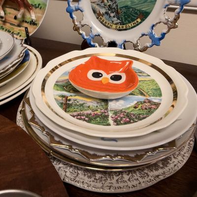 Souvenir plates and owl trinket dish