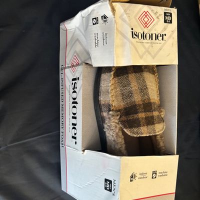 Isotoner House shoes size 8-9