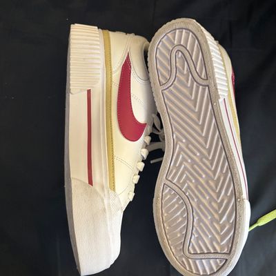 Nike Unisex Youth size 8
