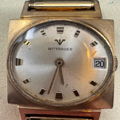 Vintage Wittnauer Swiss Men’s Gold-Tone Date Wristwatch