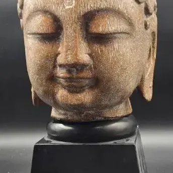 lAsian Buddha Head Sculpture on Black Pedestal – Faux Wood Finish