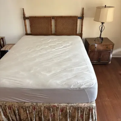 Coordinating Wood Bedroom Furniture Set