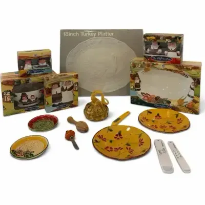 Thanksgiving Pilgrim and Turkey Serving Lot