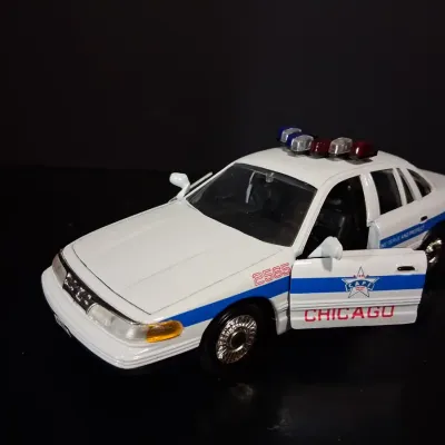 Chicago Police Ford Crown Victoria & Ertl 1930s Convertible Diecast Car Lot