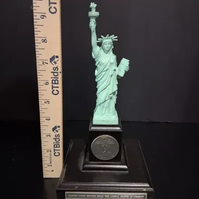 Statue of Liberty Replica with Commemorative Coin