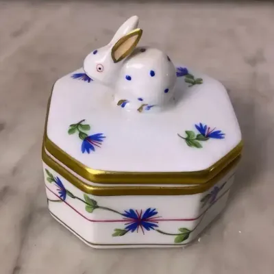 Herend Blue Garland Petite Octagon Box With Bunny Figure 