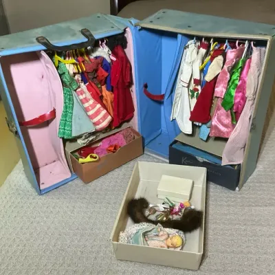 Vintage 1963 Barbie Case with Clothes