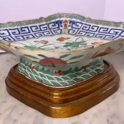 Quint Dynasty Familie Rose Alter Bowl Hand Painted 