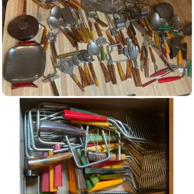 Assorted Bakelite Kitchen Utensils 