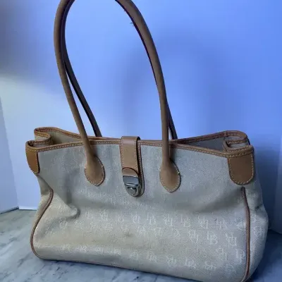 Dooney And Bourke Double Long Handled Tote 