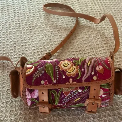 Vintage Flower Embroidered Leather Bolster Saddle Bg Purse
