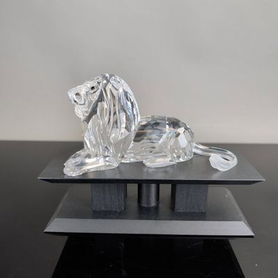 Swarovski 1995 Inspiration Africa Crystal Lion Figurine with Display Base