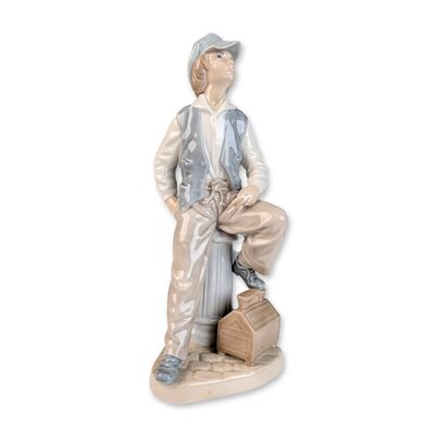 Nao by Lladro Porcelain Shoeshine Boy Figurine