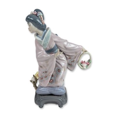 Lladro Michiko Spanish Porcelain Figurine 1447