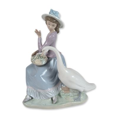 Lladro Spanish Porcelain Goose Trying to Eat Figurine 5034