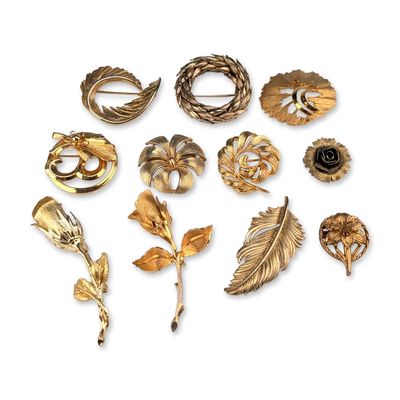 Sale Photo Thumbnail #119: 11pc Collection of Vintage Gold Tone Botanical Brooches