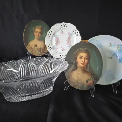 Bavarian Porcelain, Lead Crystal And Rococo Portraits 