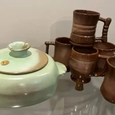 Frankoma Pottery Plainsman 5 Different Style Collectable Mugs + Green Bake Bean Casserole 
