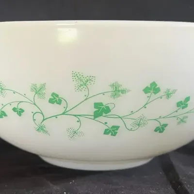 Vintage Pyrex Green Ivy 4 Qt Cinderella Mixing Bowl #444