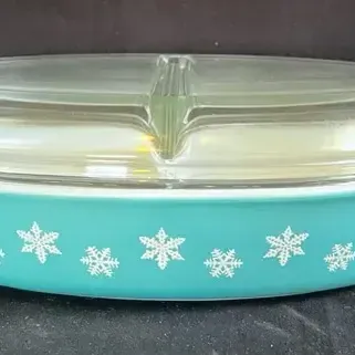 Vintage Pyrex Turquoise Snowflake Divided Casserole With Lid - 1.5 Qt