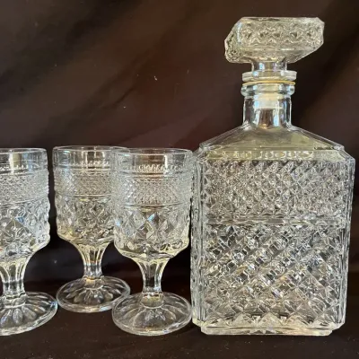 Wexford Whiskey Decanter With 3 Footed Goblets