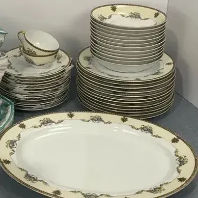 Floral Border Noritake Fine China Set