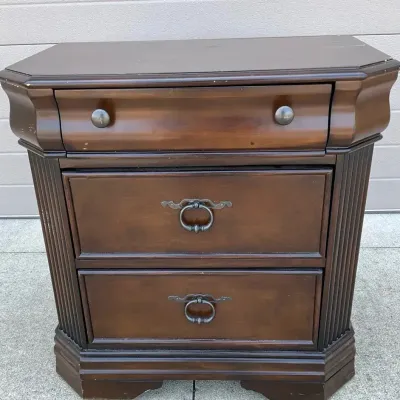 Traditional Style Cherry-Finish Nightstand