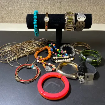 Mixed Fashion Bracelets, Bangles & Beaded Jewelry
