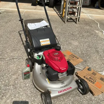 Honda Gas Powered Self Propelled Lawn Mower