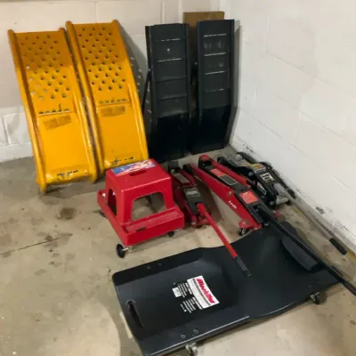 Automotive Floor Jacks, Creepers and Vehicle Ramps