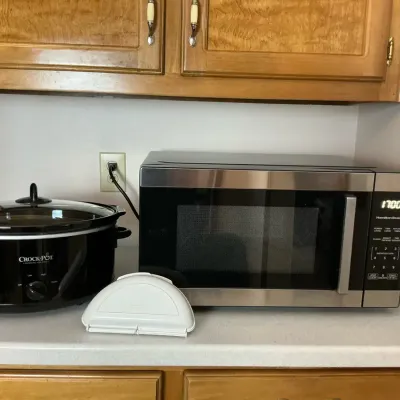 Hamilton Beach Microwave and Crock Pot Slow Cooker