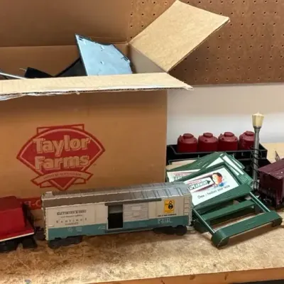 Lionel O Gauge Model Trains, Track, Transformer and Accessories