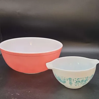 Vintage Pyrex, Lot of 2. Flamingo Pink* and Amish Blue Butterprint