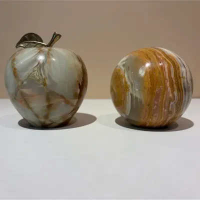 Onyx Apple And Round Paper Weights (2)