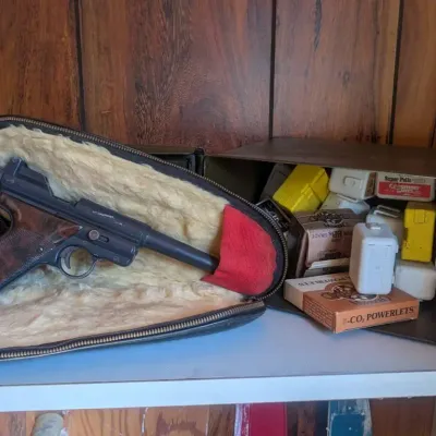 Vintage Crosman Mark I (or Mark II) Target CO2 Air Pistol