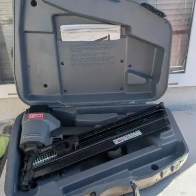 Senco Pneumatic Framing Nailer With Case