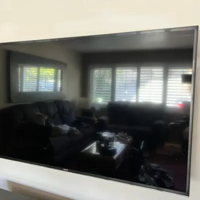 Samsung 55" Wall Mounted TV