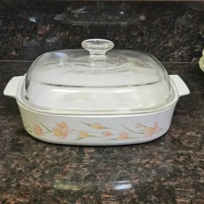 Vintage CorningWare Peach Floral 2.5 Liters Casserole Dish with Clear Glass Lid