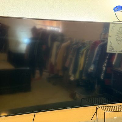 Lot 11: Samsung Flat Screen TV