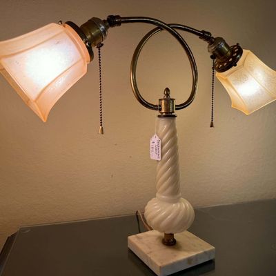 Lot 13: Doublesided Lamp