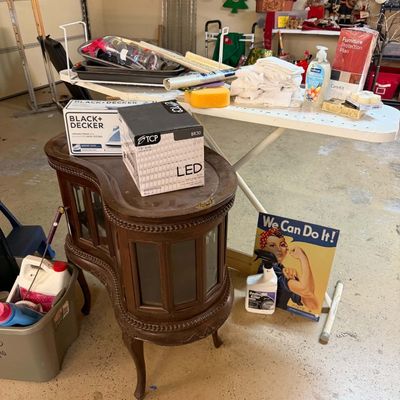 Lot 23: Tools, Luggage, Household Cleaners, & Decor