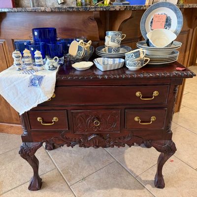 Lot 10: Vintage Chippendale Mahogany Lowboy Chest with 20-Pc Currier & Ives Dinnerware