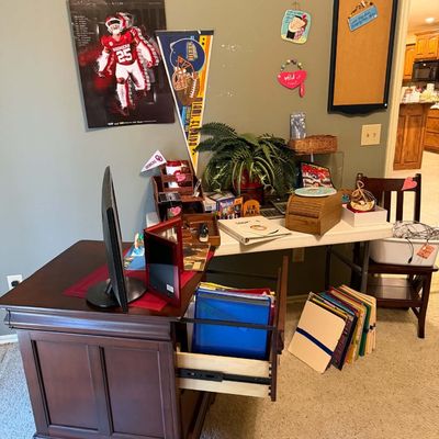 Lot 6: Office Misc & File Cabinet