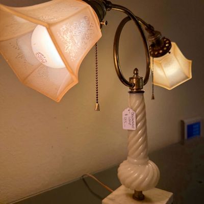 Lot 13: Doublesided Lamp