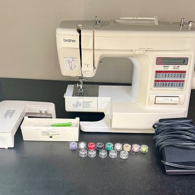 Brother XL-2027 Computerized Sewing Machine with Case & Accessories